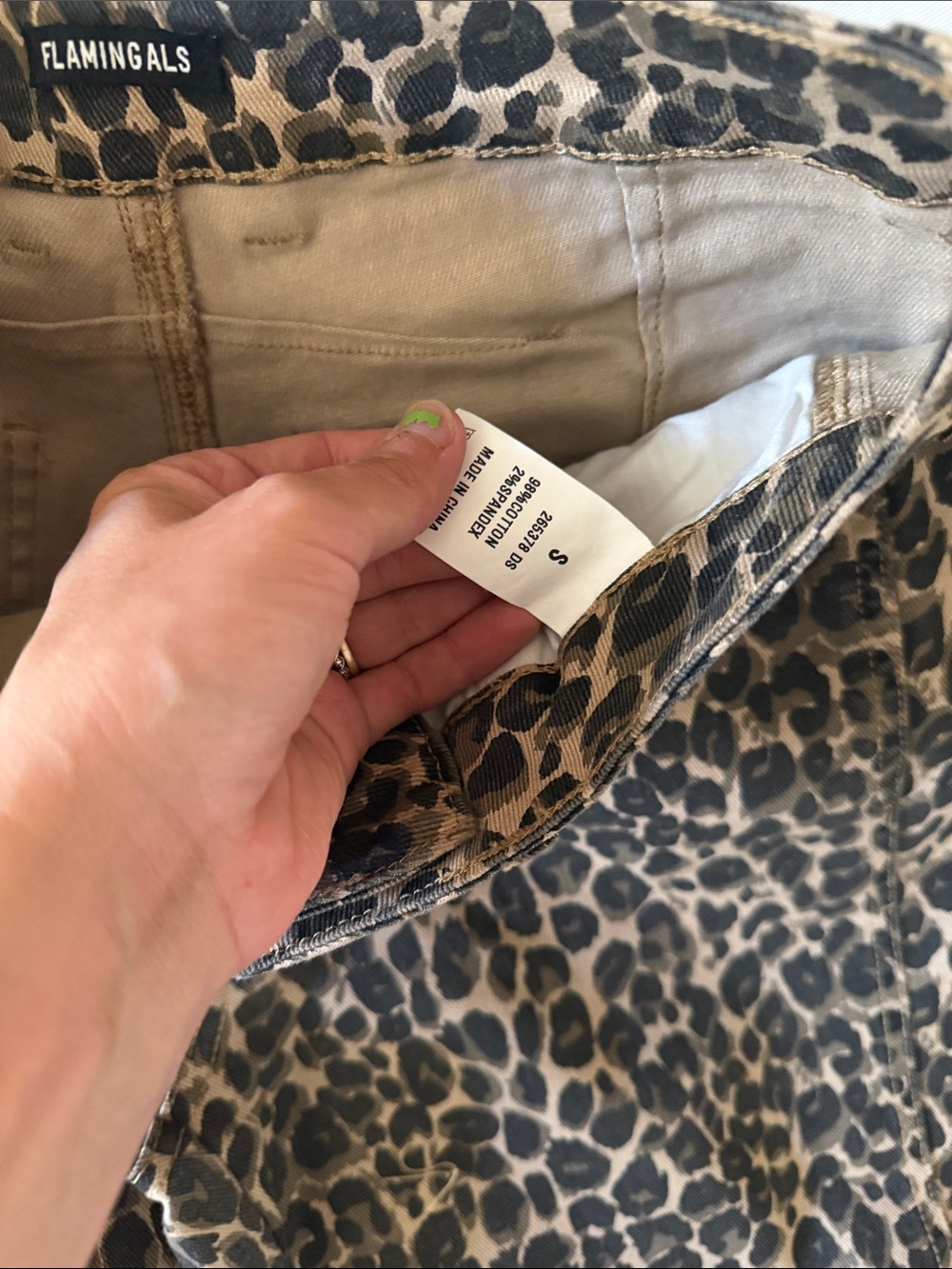 Flamingals Cheetah Leopard Barrel Pants Zip Button Closure Size Small NWOT - Picture 7 of 8